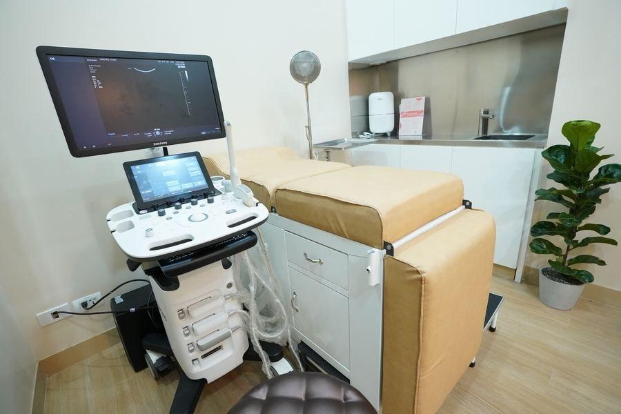 The ultrasound suite at the Kindred clinic in Serendra, BGC